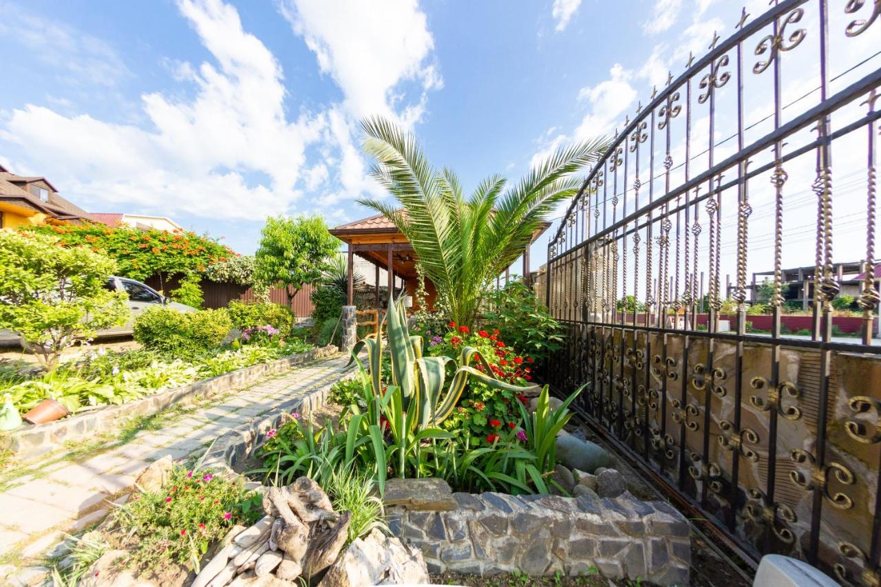 Абхазская Усадьба Gagra Exterior foto